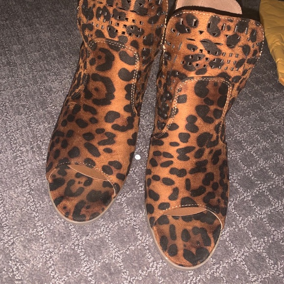 Leopard shoes - Picture 1 of 3